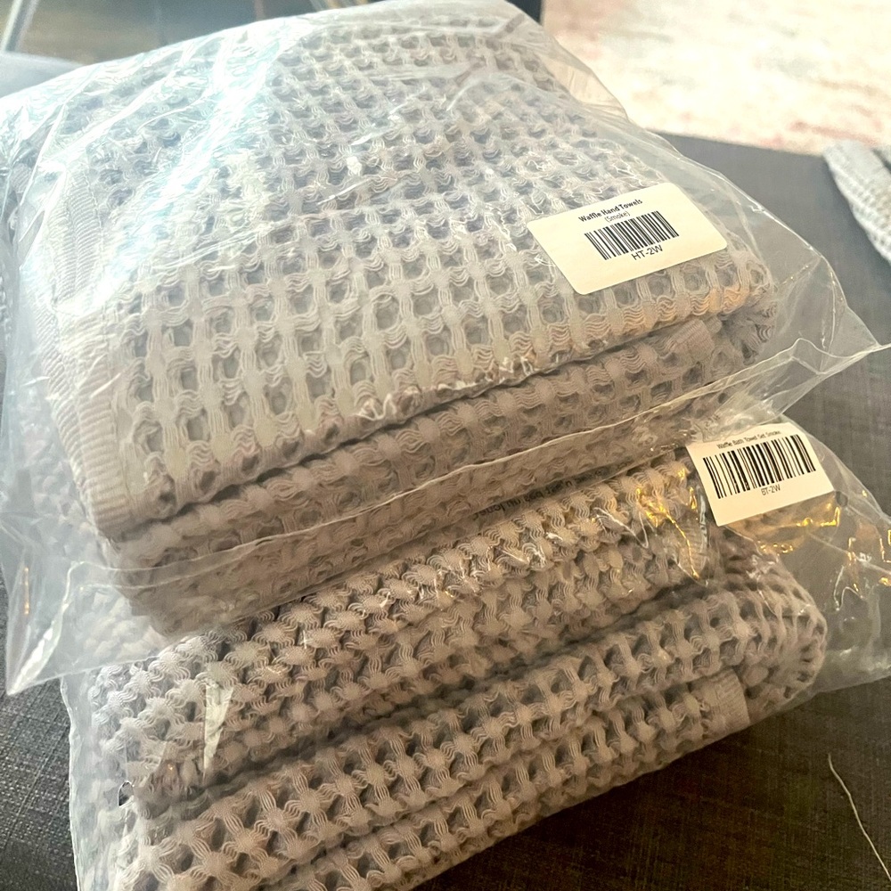 Brooklinen Grey Bath & Hand Towel Set (2 bath towels, 2 hand towels) BRAND NEW